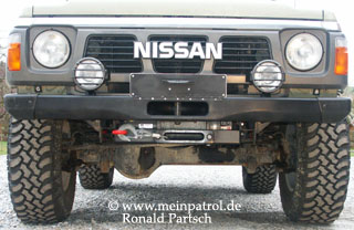 Mercedes, Mercedes G, G-Wagon, g-wagon, Stoßstange, Bumper, bumper, Nissan, nissan, Patrol, patrol, Safari, safari, Patrol GR, patrol gr, Safari GR, safari gr, GR, gr, KR, kr, Patrol GQ, patrol gq, Safari GQ, safari gq, GQ, gq, Y60, y60, JRY60, jry60, JRLY60, jrly60, VRGY60, vrgy60, ARGY60, argy60, TD42, td42, 4.2-Liter, 4.2 Litre, 4.2 litre, 4,2-Liter, Sechszylinder, Inlinesix, inlinesix, high roof, Hochdach, Jeep, jeep, Wrangler, wrangler, TJ, tj, Yamaha, Kodiak, yamaha, kodiak, 4x4, 4WD, 4wd, four wheel drive, AWD, awd, Offroad, offroad, Off Road, OFF ROAD, off road, offroader, Allradler, Allradantrieb, Geländeuntersetzung, Reduktion, low gears, Differenzialsperre, Differentialsperre, locker, Gelaendewagen, Geländewagen, Reisen, reisen, travel, Expedition, expedition, Tour, tour, Tuning, tuning, tune, Zubehör, equipment